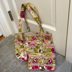 Vera Bradly Medium Tote With Matching Hard Wallet